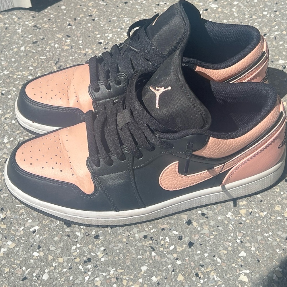 air jordan lows pink and black size 8